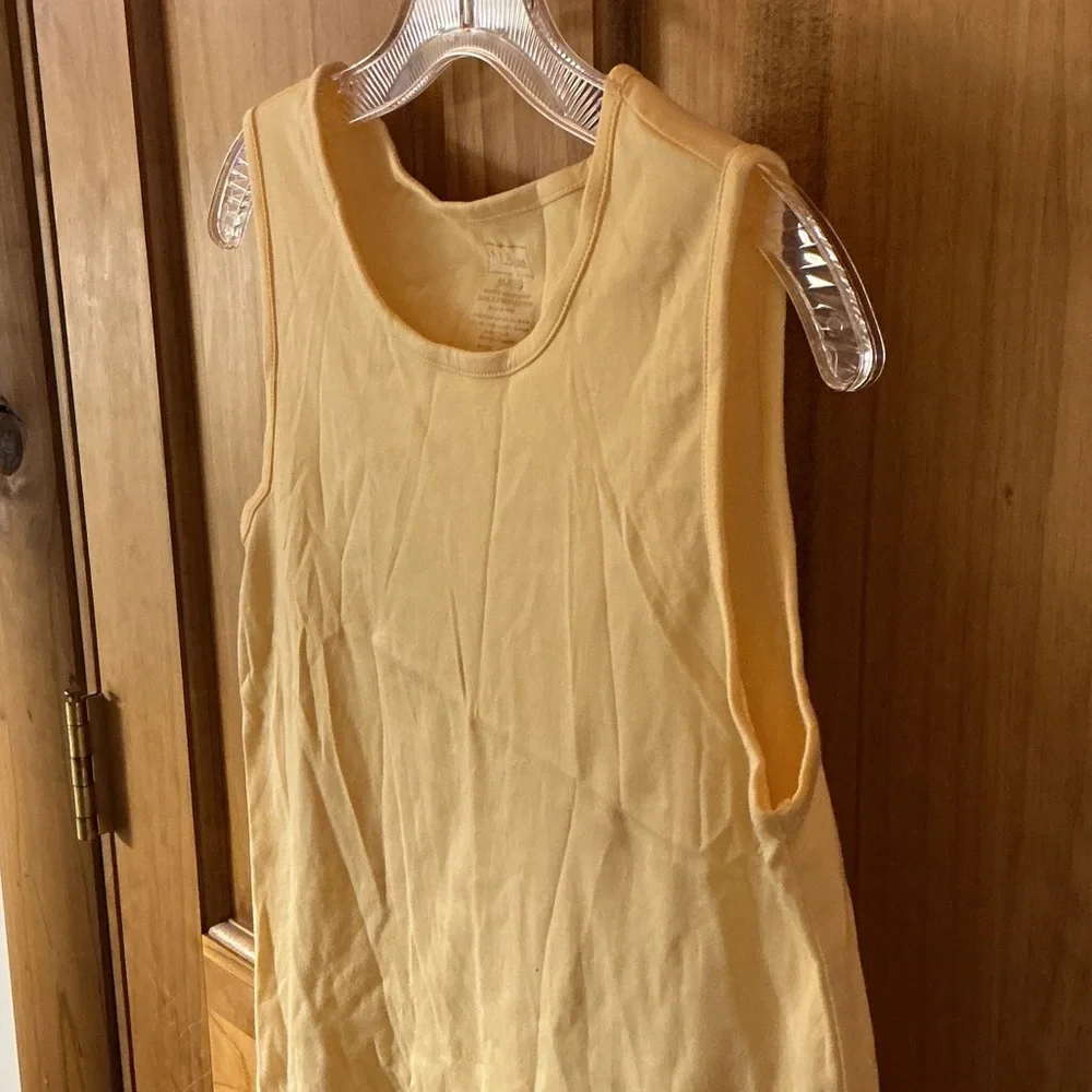 L.L. Bean Women's Light Yellow Tank Top Size Medium - Picture 4 of 5